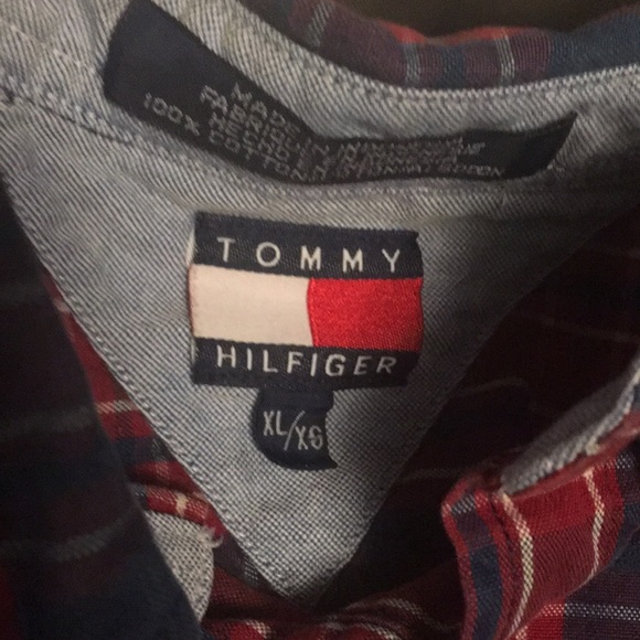 #33 Tommy Hilfiger Button Down Shirt - Picture 3 of 3